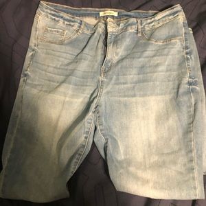 Refuge light wash jeans